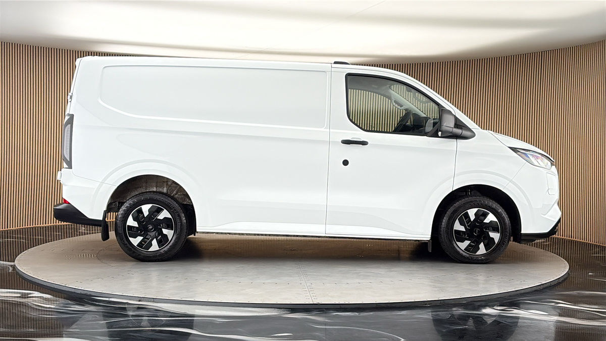 Ford Transit Custom Image 16