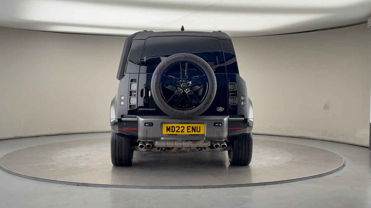Land Rover Defender 110 Image 4