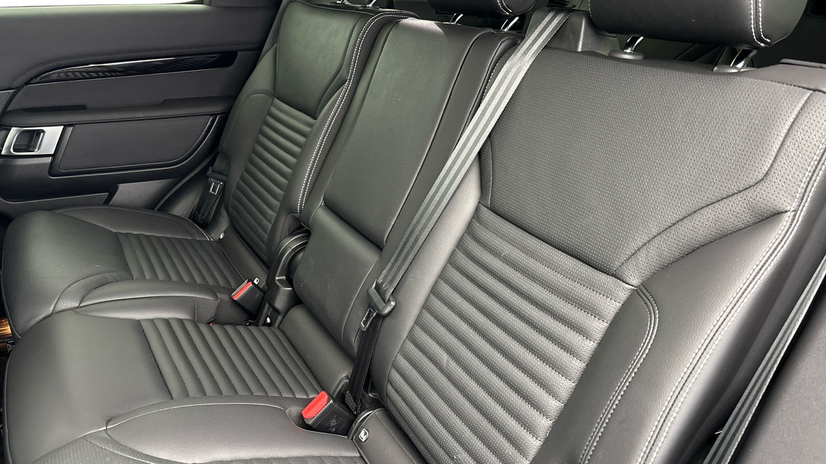 Land Rover Discovery Image 8