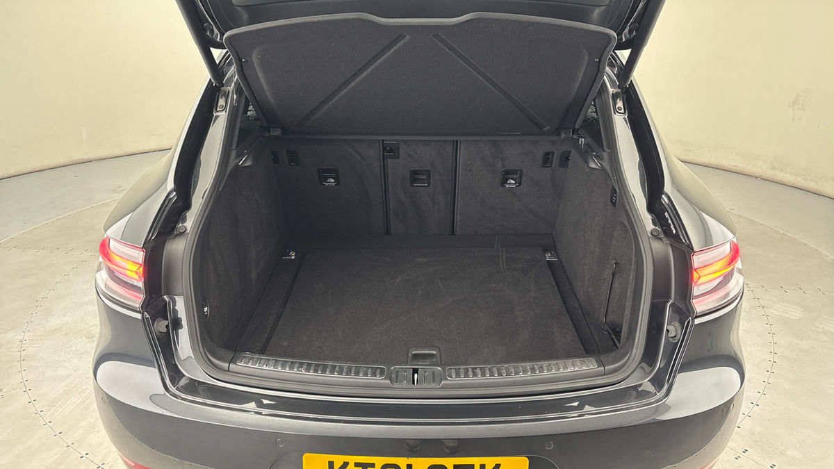 Porsche Macan Image 11