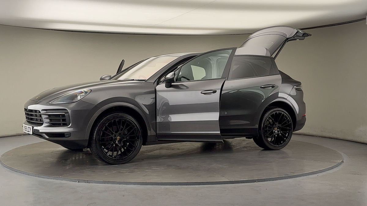 More views of Porsche Cayenne