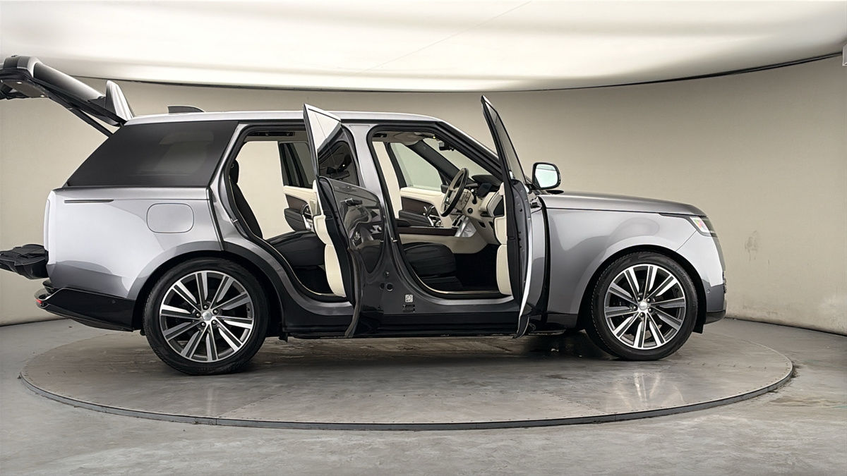 More views of Land Rover Range Rover