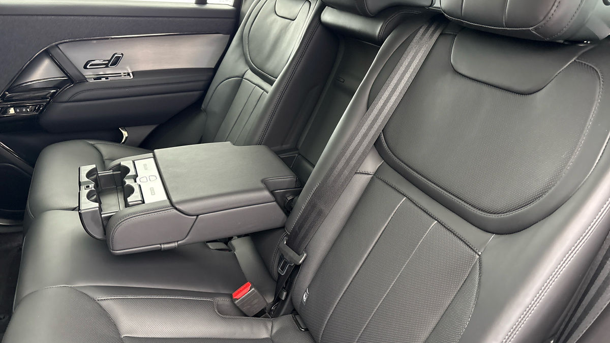 Land Rover Range Rover Sport Image 9