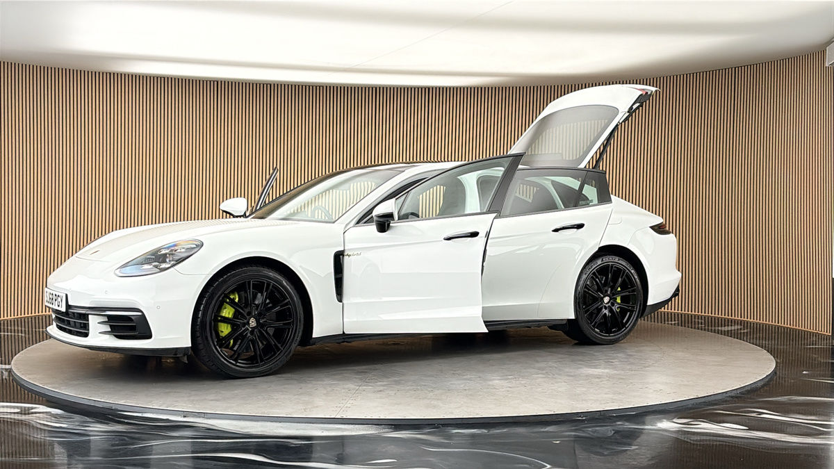 More views of Porsche Panamera