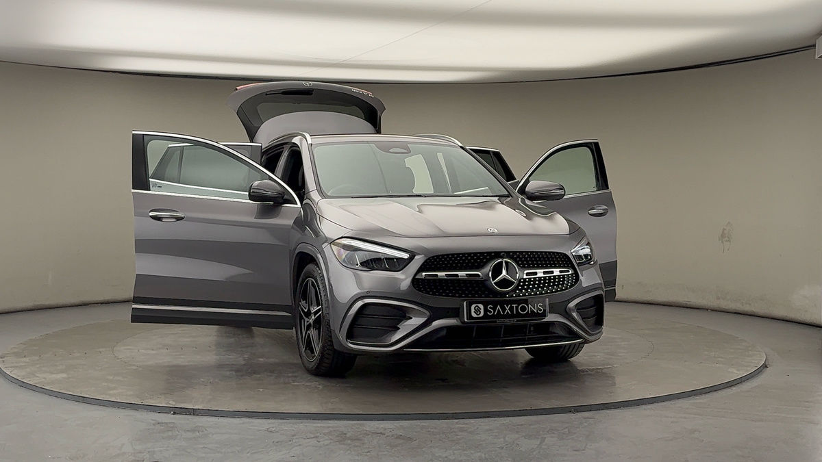 More views of Mercedes-Benz GLA