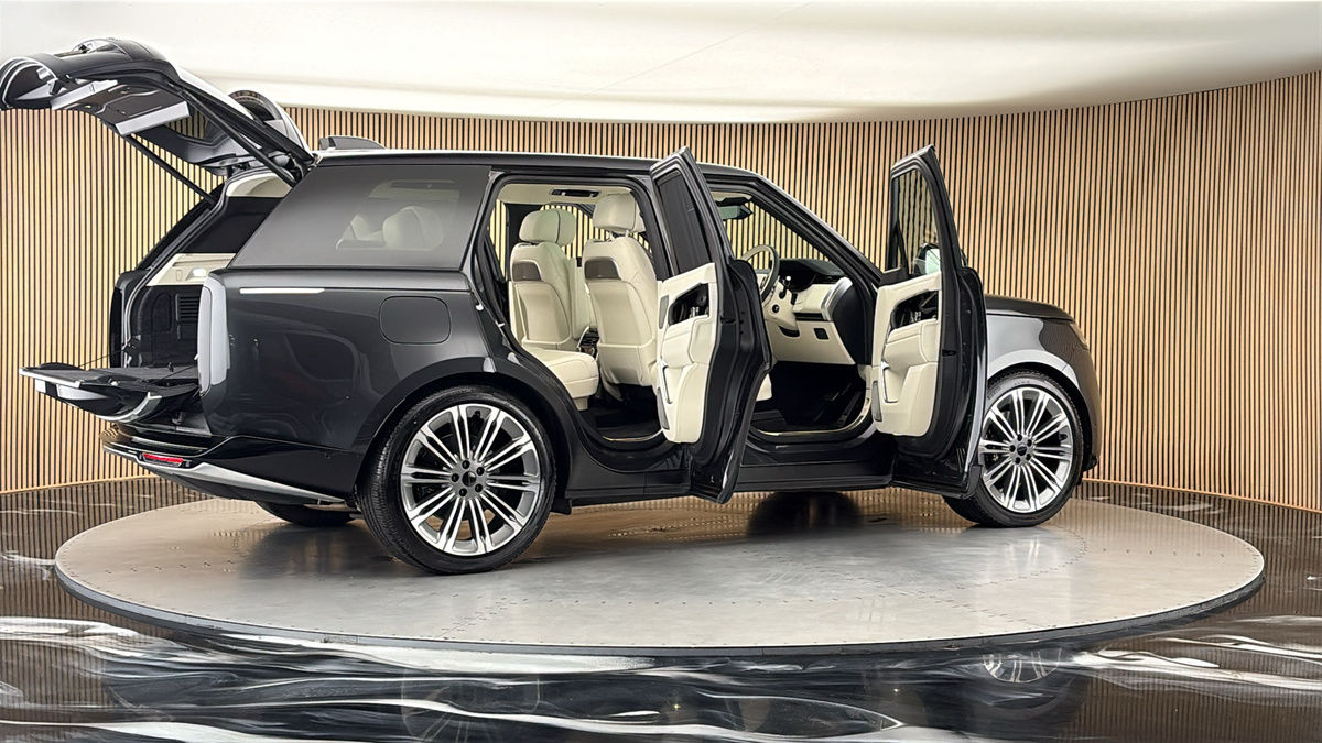 More views of Land Rover Range Rover