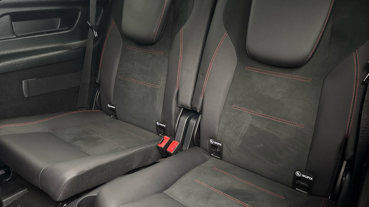 Mercedes-Benz GLB Image 26