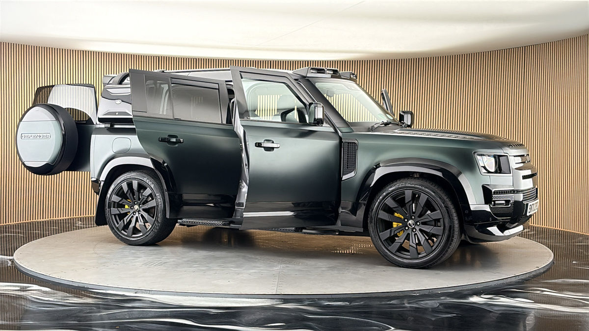 More views of Land Rover Defender 110