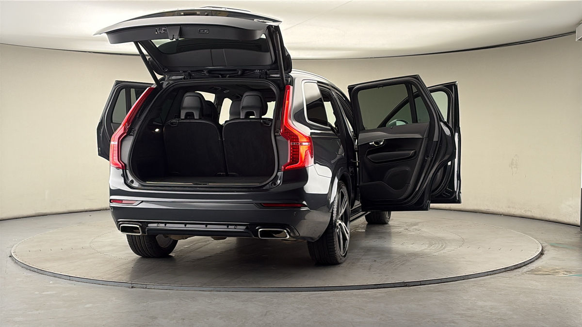 More views of Volvo XC90