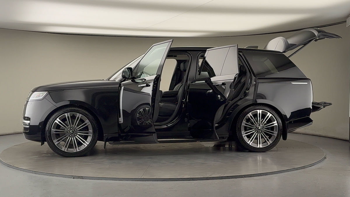 More views of Land Rover Range Rover