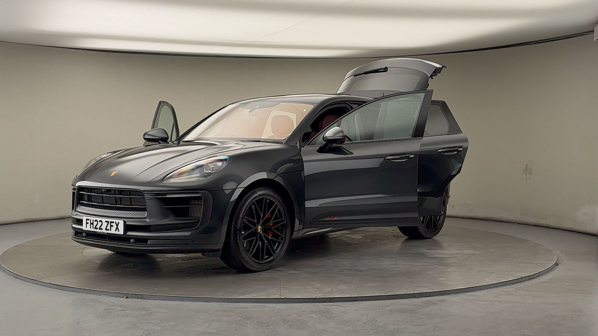 More views of Porsche Macan