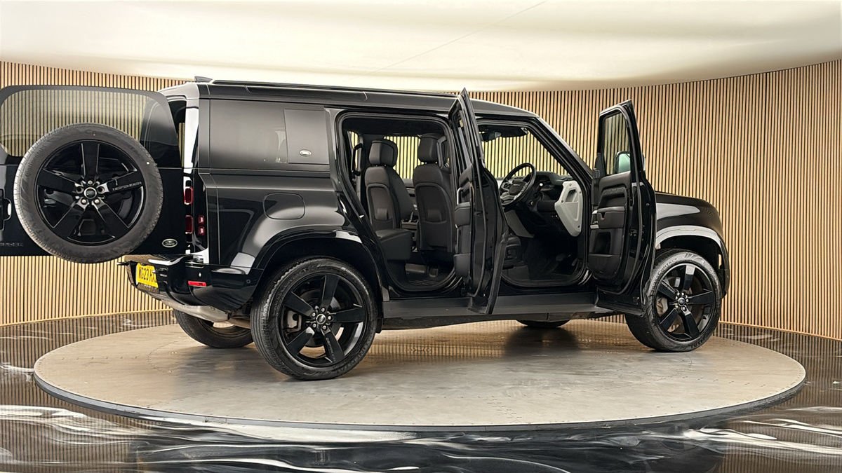 More views of Land Rover Defender 110