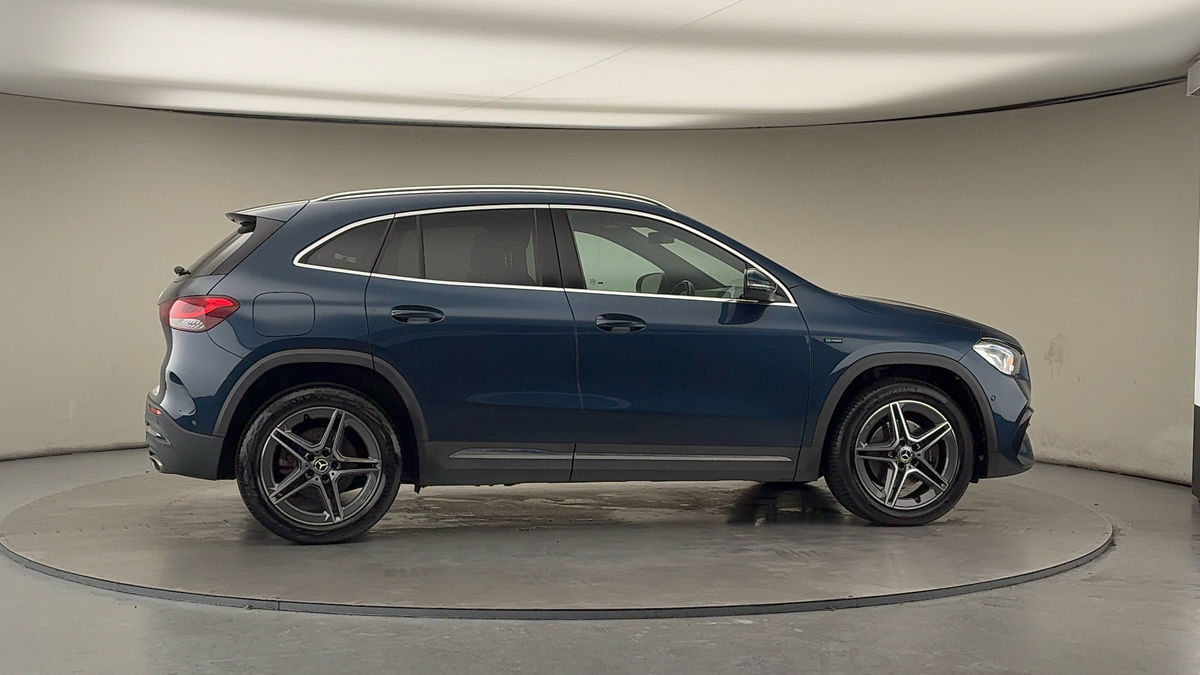 More views of Mercedes-Benz GLA