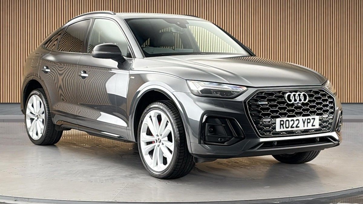 Audi Q5 Sticky Header Image