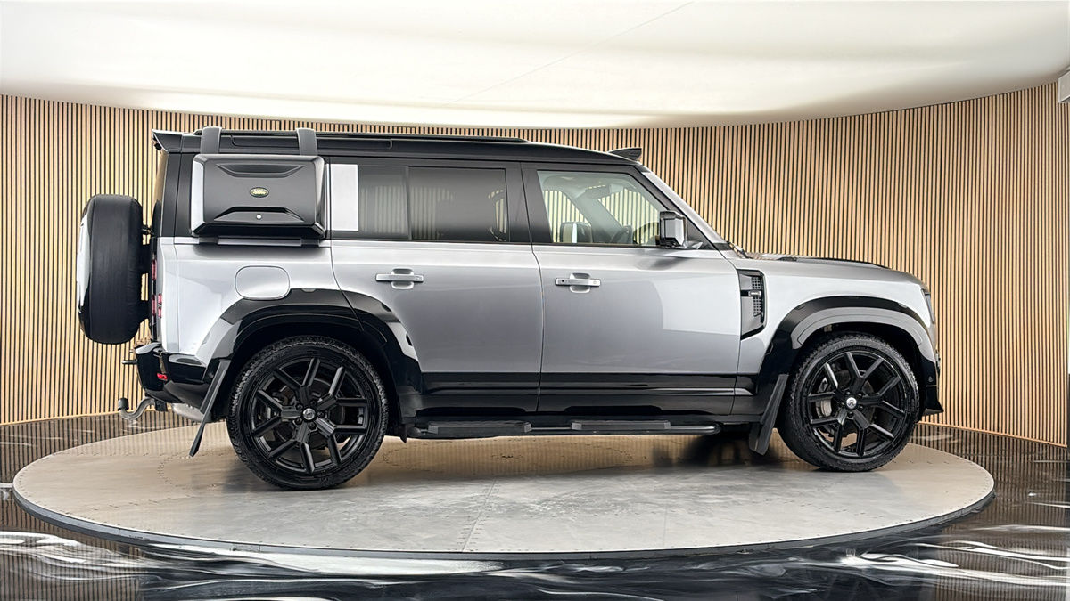 More views of Land Rover Defender 110