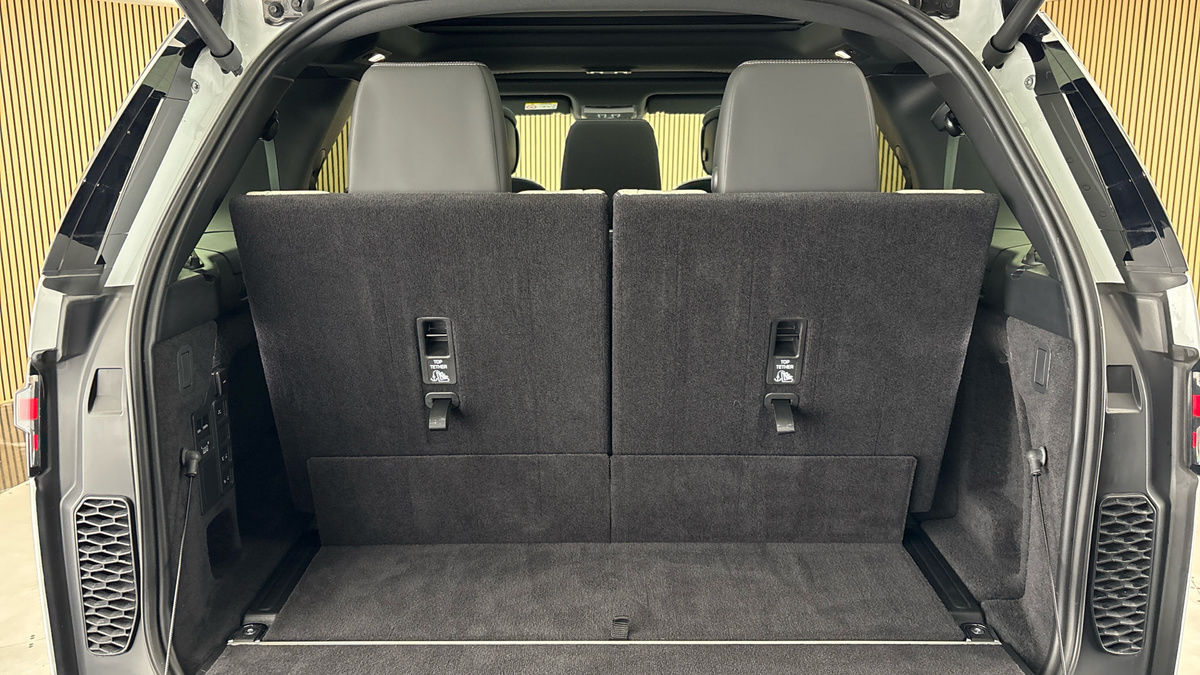 Land Rover Discovery Image 11