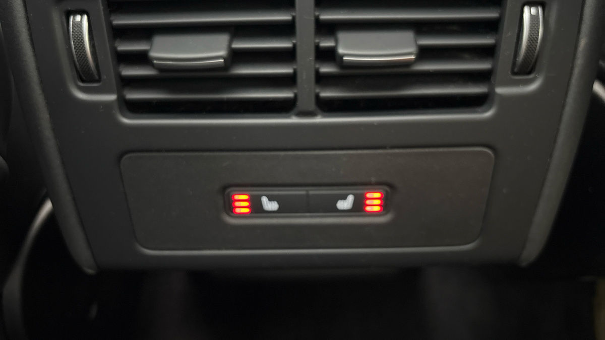 Land Rover Discovery Image 29
