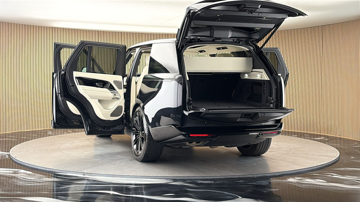 More views of Land Rover Range Rover