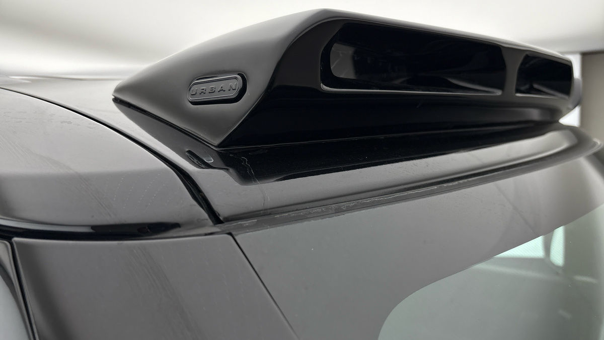 Land Rover Defender 110 Urban Image 25