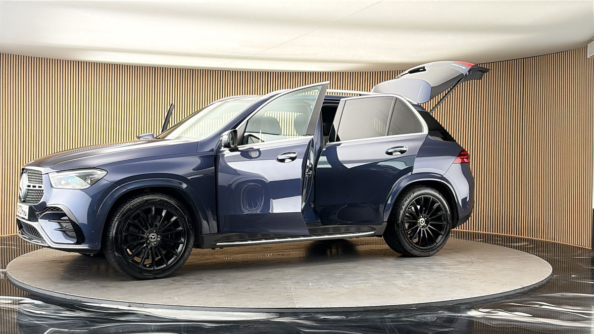 More views of Mercedes-Benz GLE