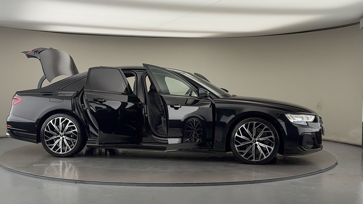 More views of Audi S8