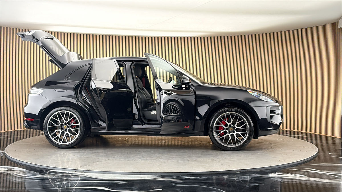 More views of Porsche Macan