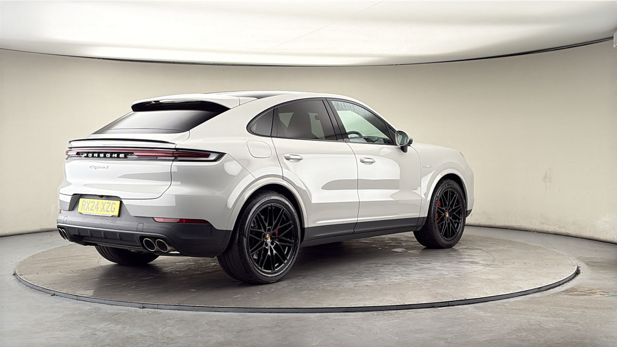 More views of Porsche Cayenne