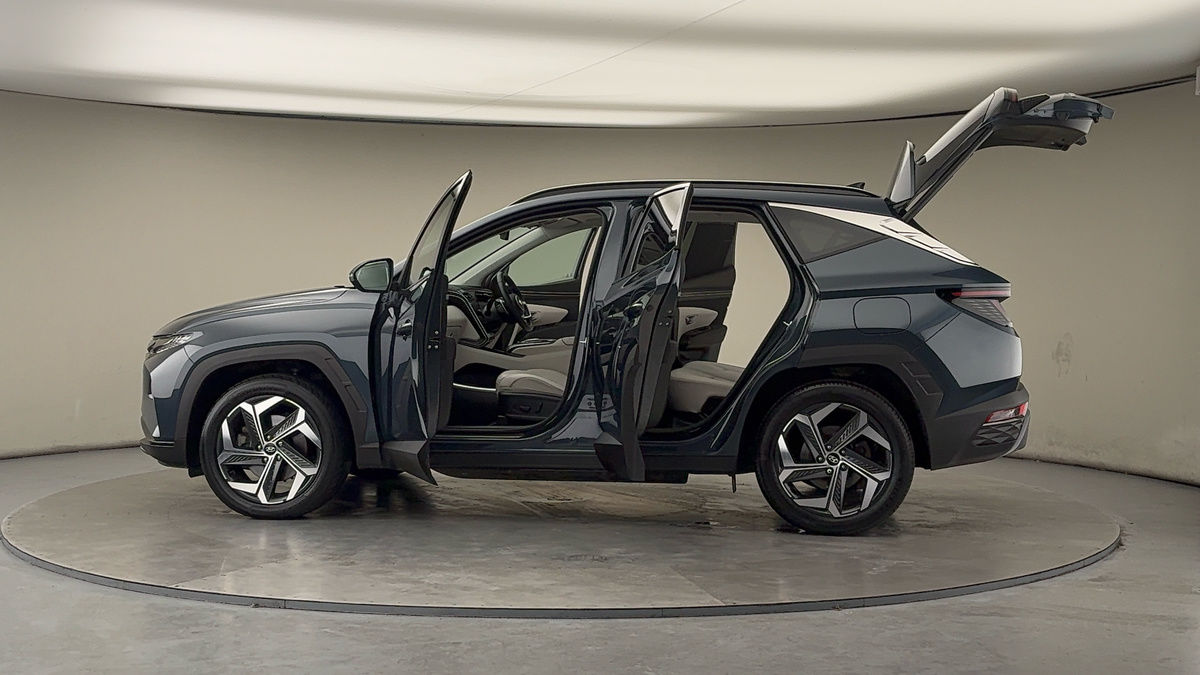 More views of Hyundai TUCSONix35