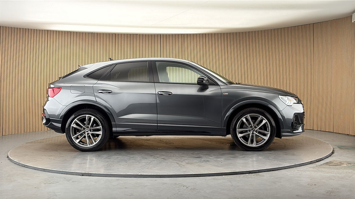 More views of Audi Q3