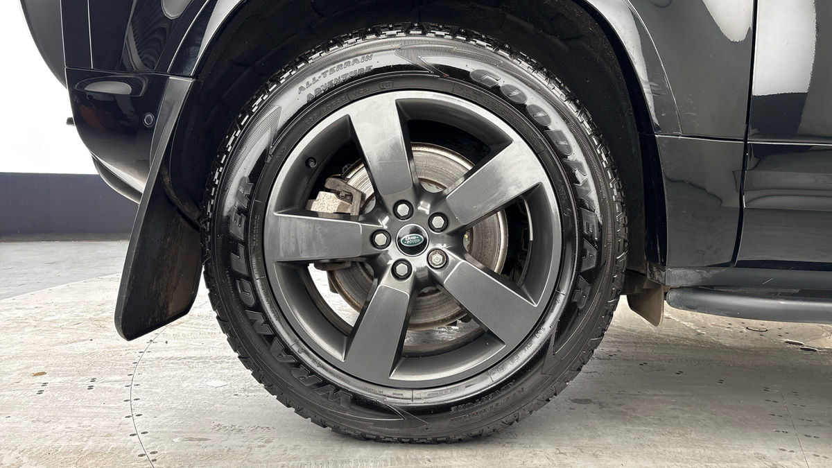 Land Rover Defender 90 Image 10