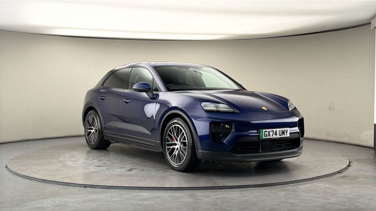 Porsche Macan Sticky Header Image