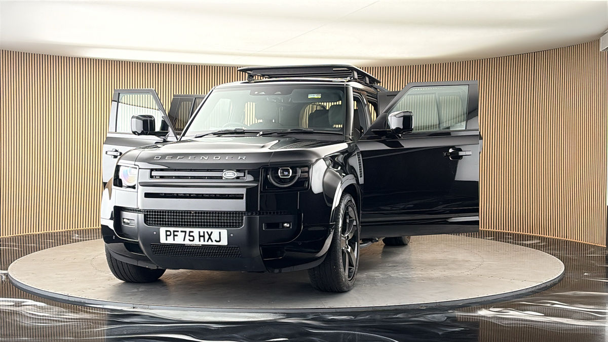 More views of Land Rover Defender 110
