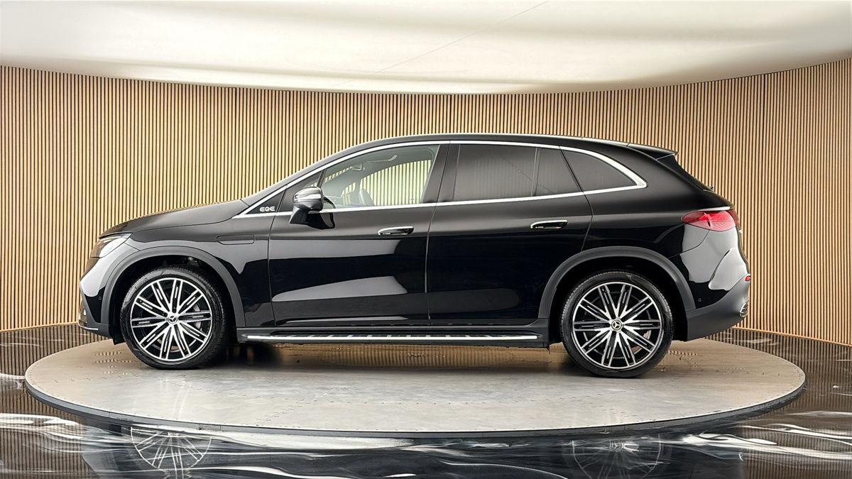 More views of Mercedes-Benz EQE