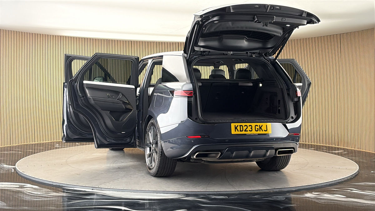 More views of Land Rover Range Rover Sport