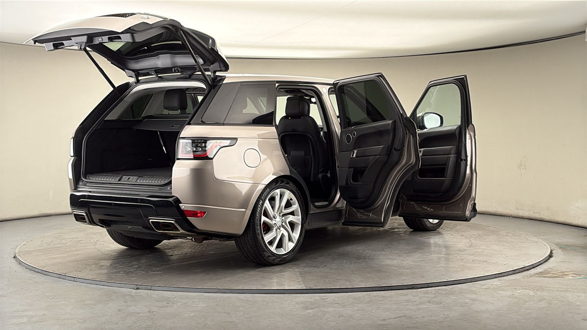 More views of Land Rover Range Rover Sport