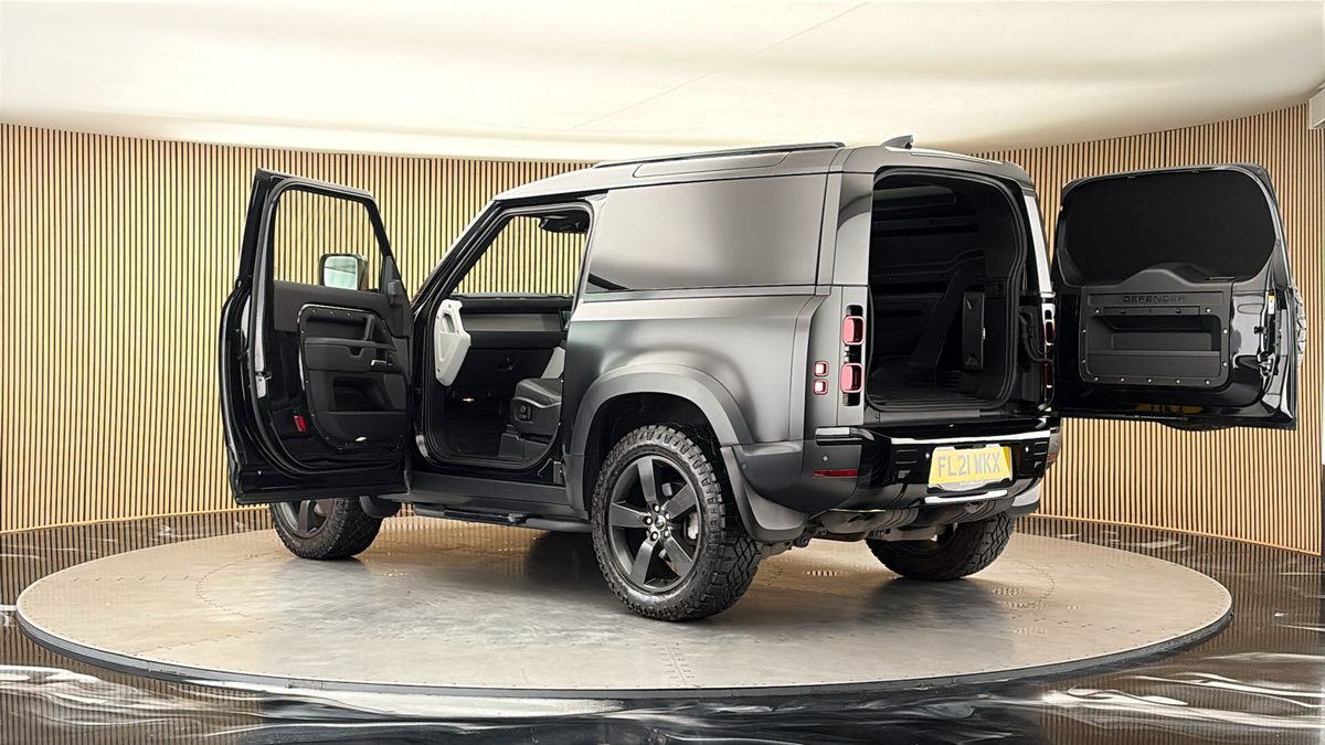 More views of Land Rover Defender 90