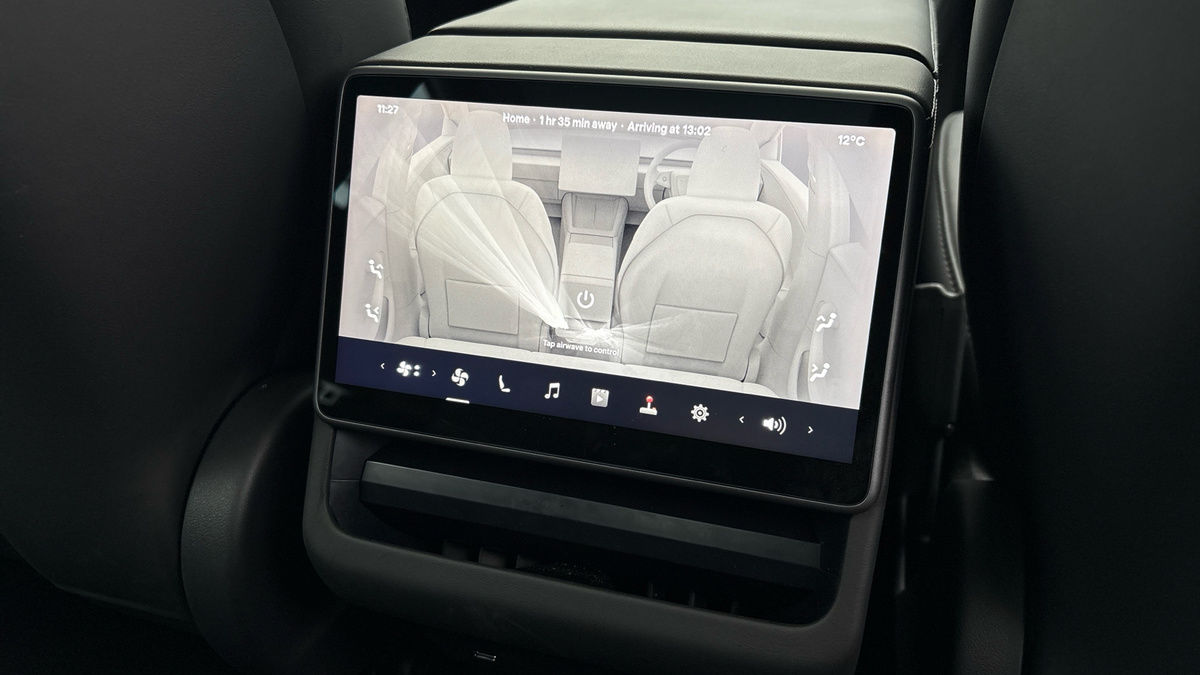 Tesla Model 3 Image 25