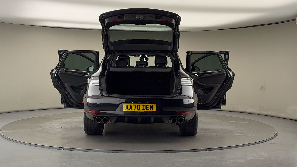 More views of Porsche Macan