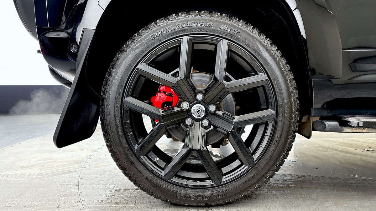 Land Rover Defender 110 Urban Image 19