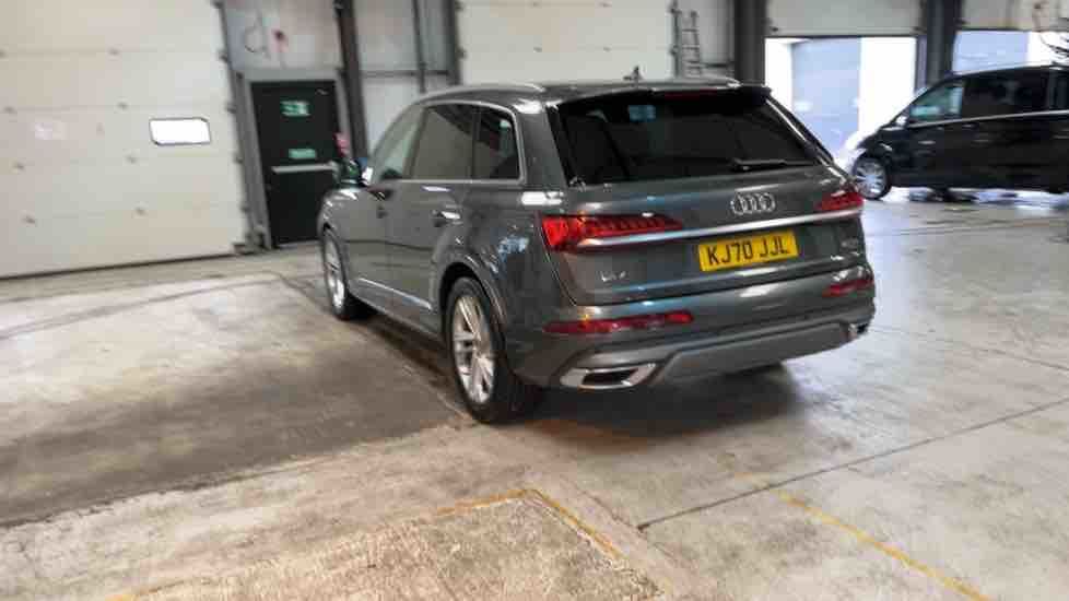 More views of Audi Q7