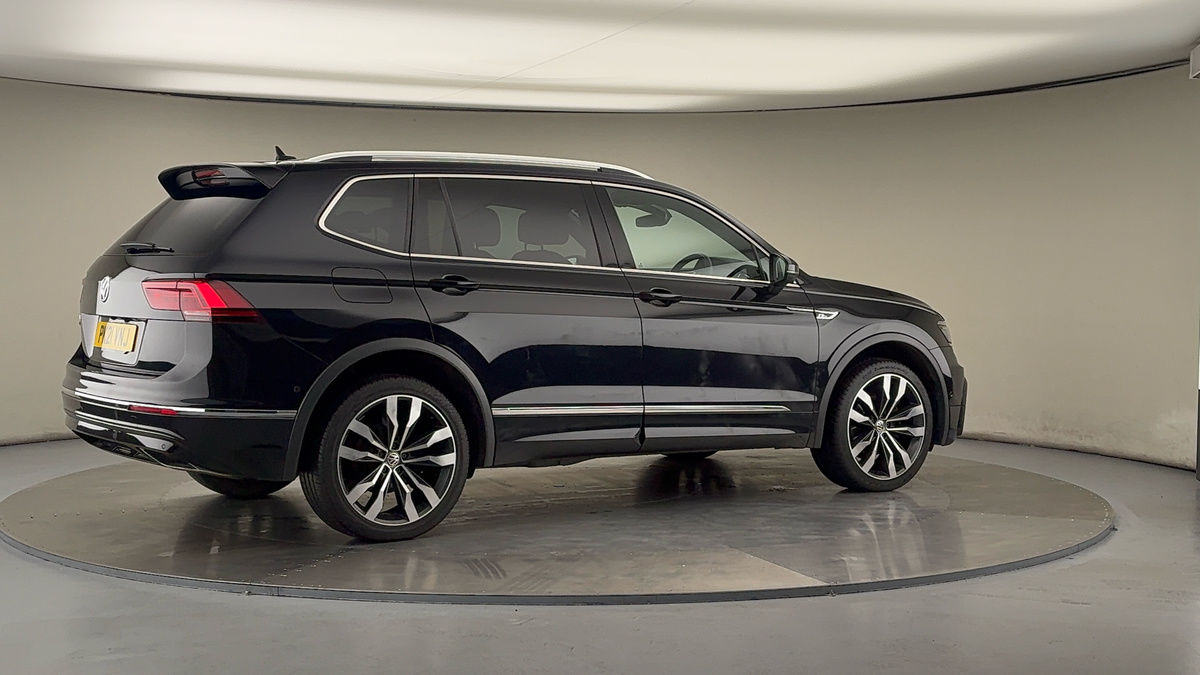 More views of Volkswagen Tiguan Allspace