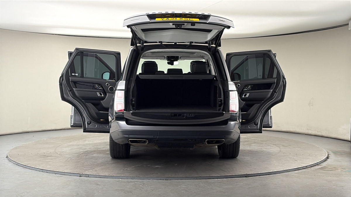 More views of Land Rover Range Rover