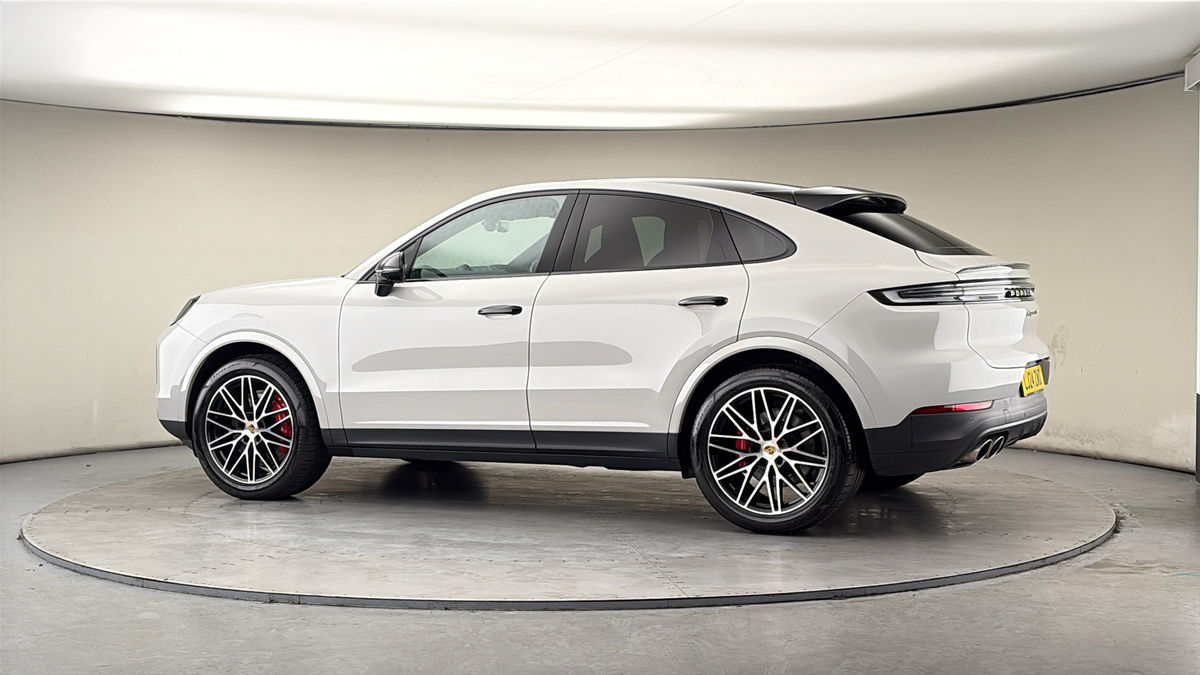 More views of Porsche Cayenne
