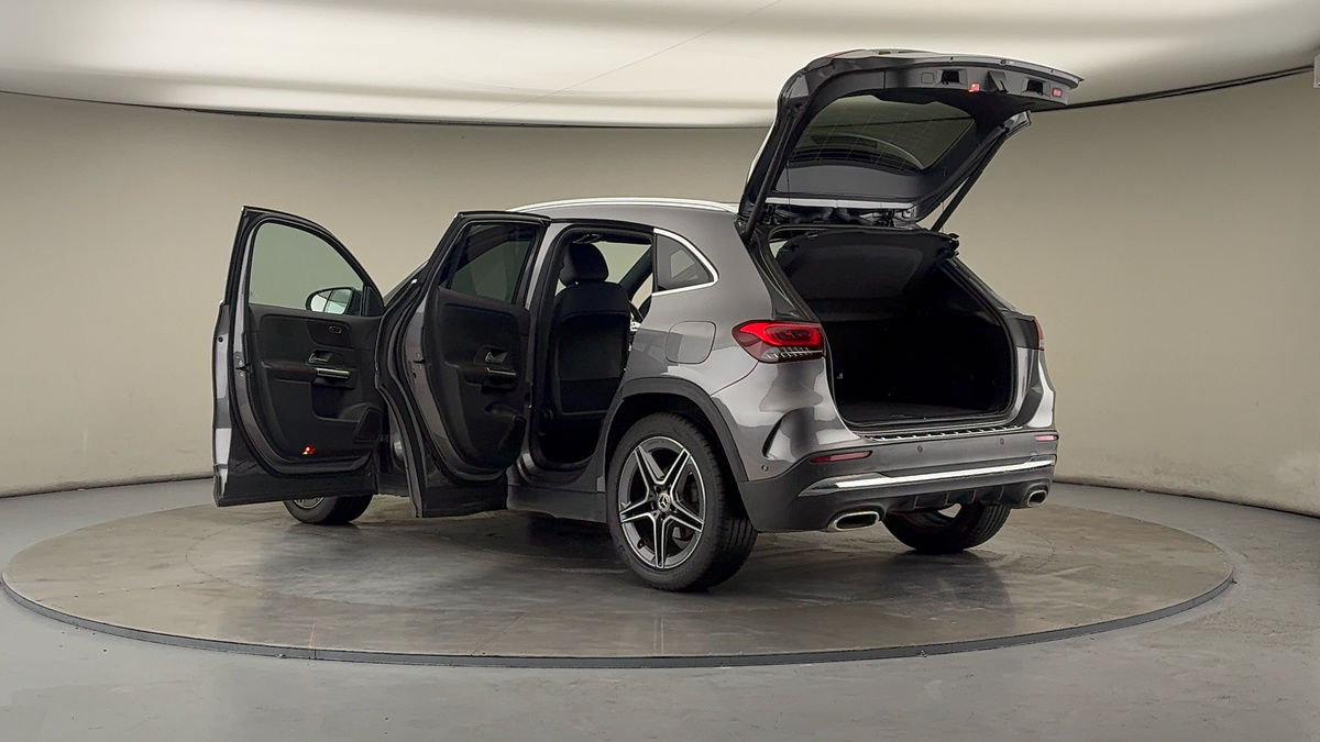 More views of Mercedes-Benz GLA