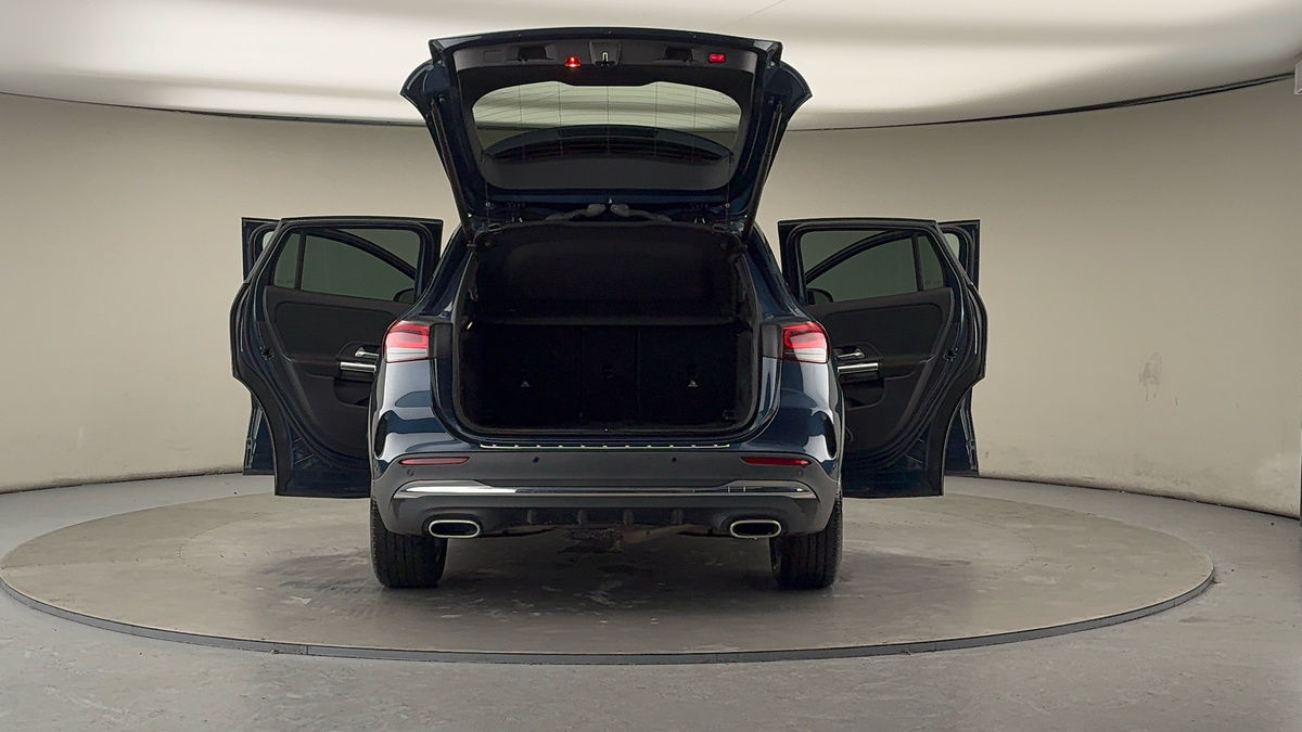 More views of Mercedes-Benz GLA