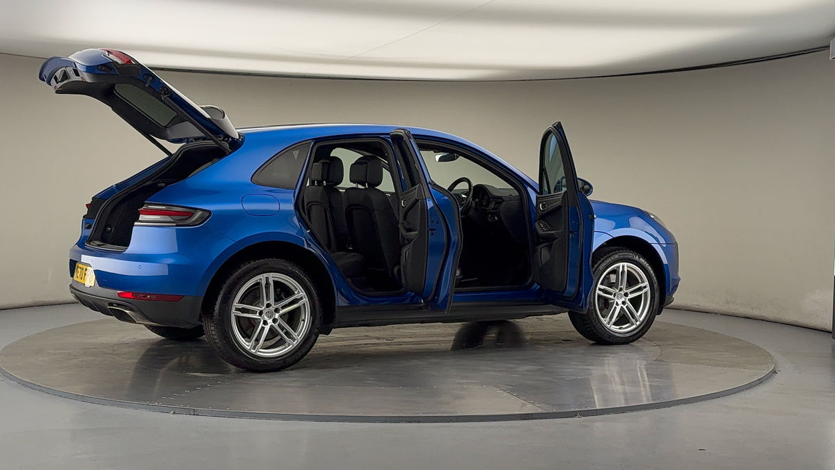 More views of Porsche Macan