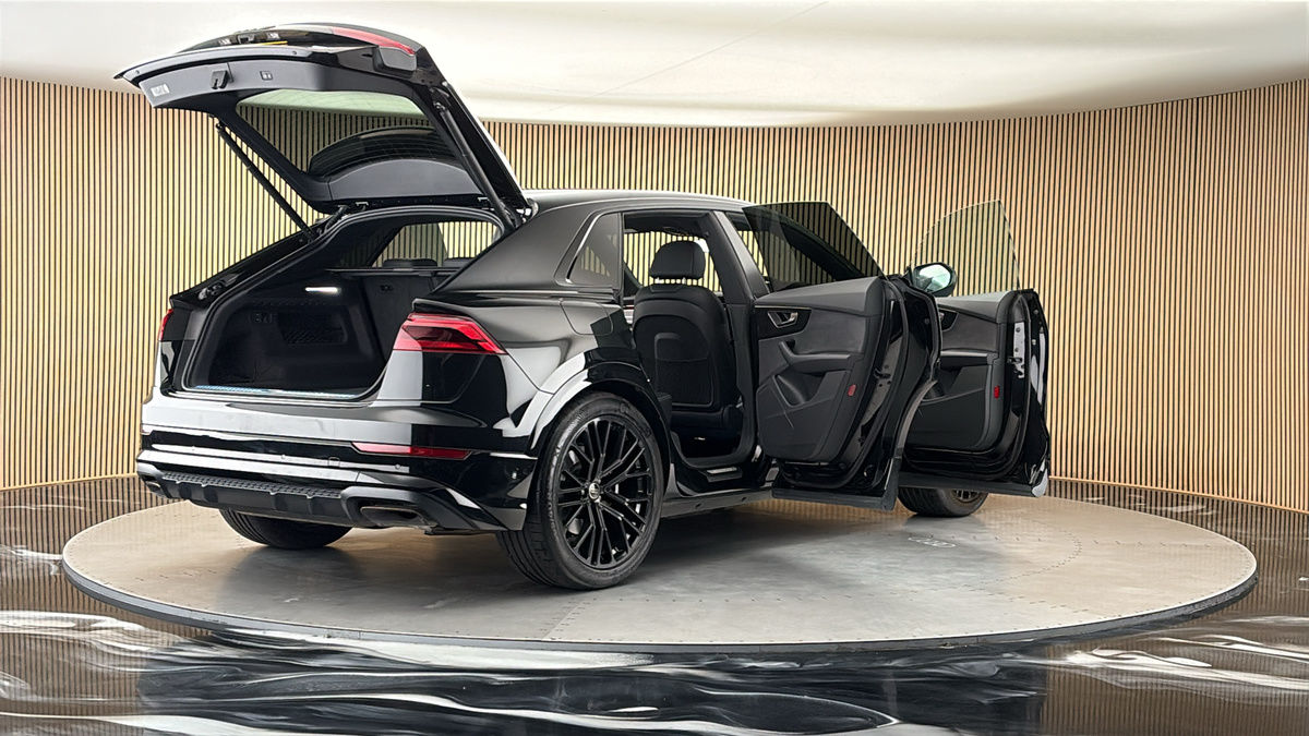 More views of Audi Q8