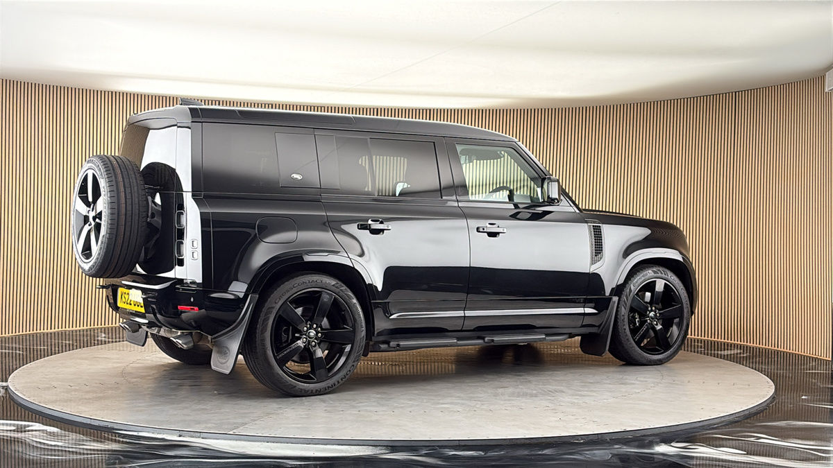 More views of Land Rover Defender 110