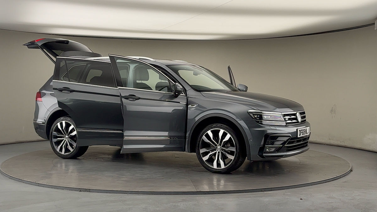 More views of Volkswagen Tiguan Allspace
