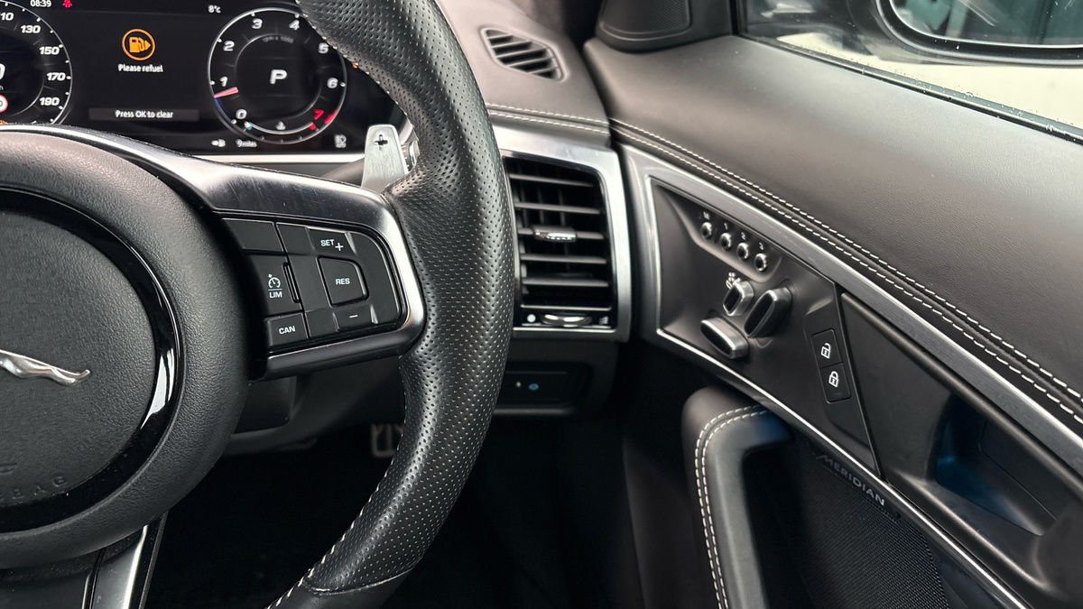 Jaguar F-Type Image 14